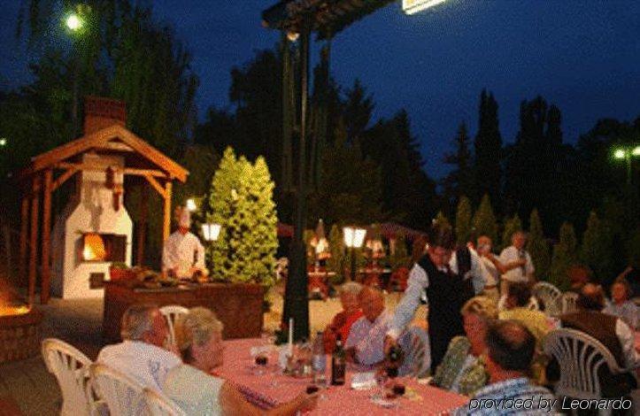 Hotel Nagyerdo Дебрецен Ресторант снимка