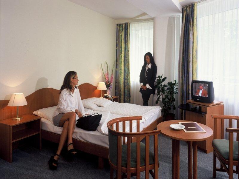 Hotel Nagyerdo Дебрецен Екстериор снимка
