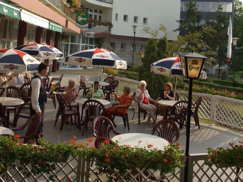 Hotel Nagyerdo Дебрецен Екстериор снимка