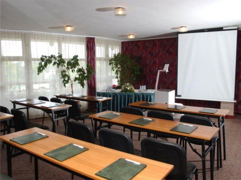 Hotel Nagyerdo Дебрецен Екстериор снимка