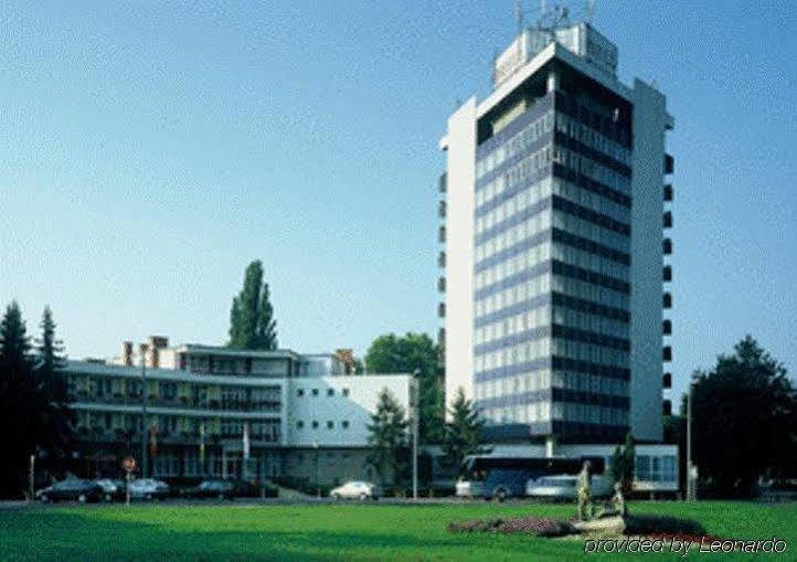 Hotel Nagyerdo Дебрецен Екстериор снимка