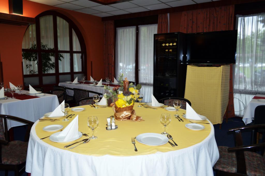 Hotel Nagyerdo Дебрецен Екстериор снимка