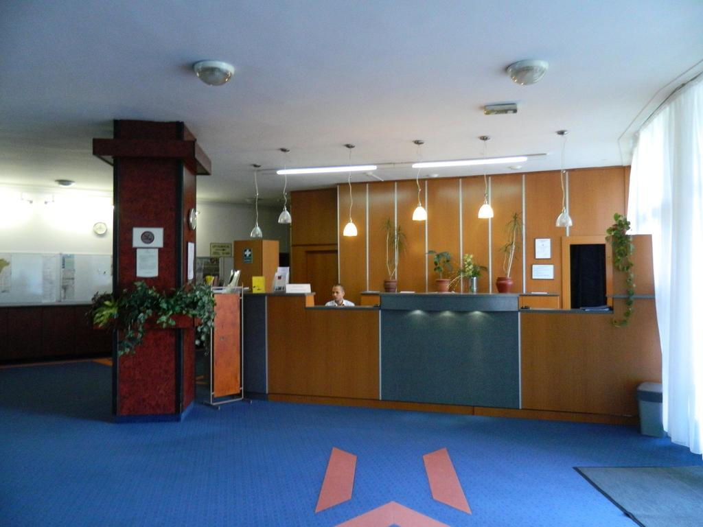 Hotel Nagyerdo Дебрецен Екстериор снимка
